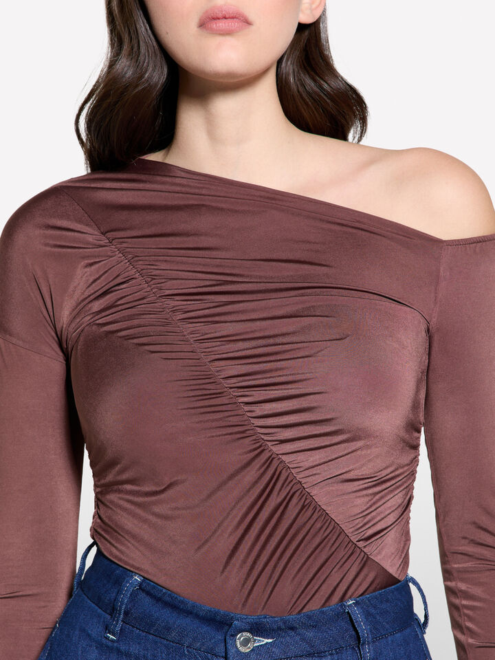 Dark brown t-shirt with rouching - women's tops - Dark Brown | Sisley image number 5